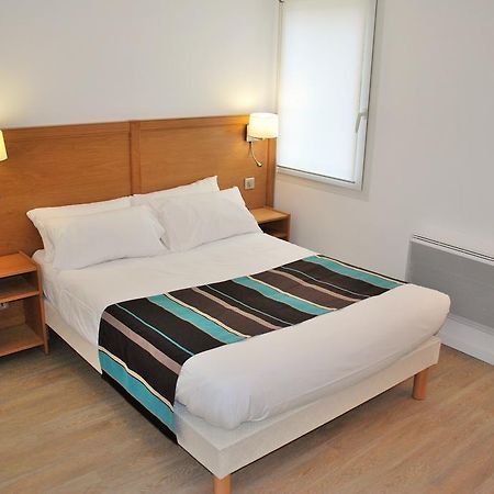 Hotel Le Relais Des Champs 유제니-레-뱅 외부 사진