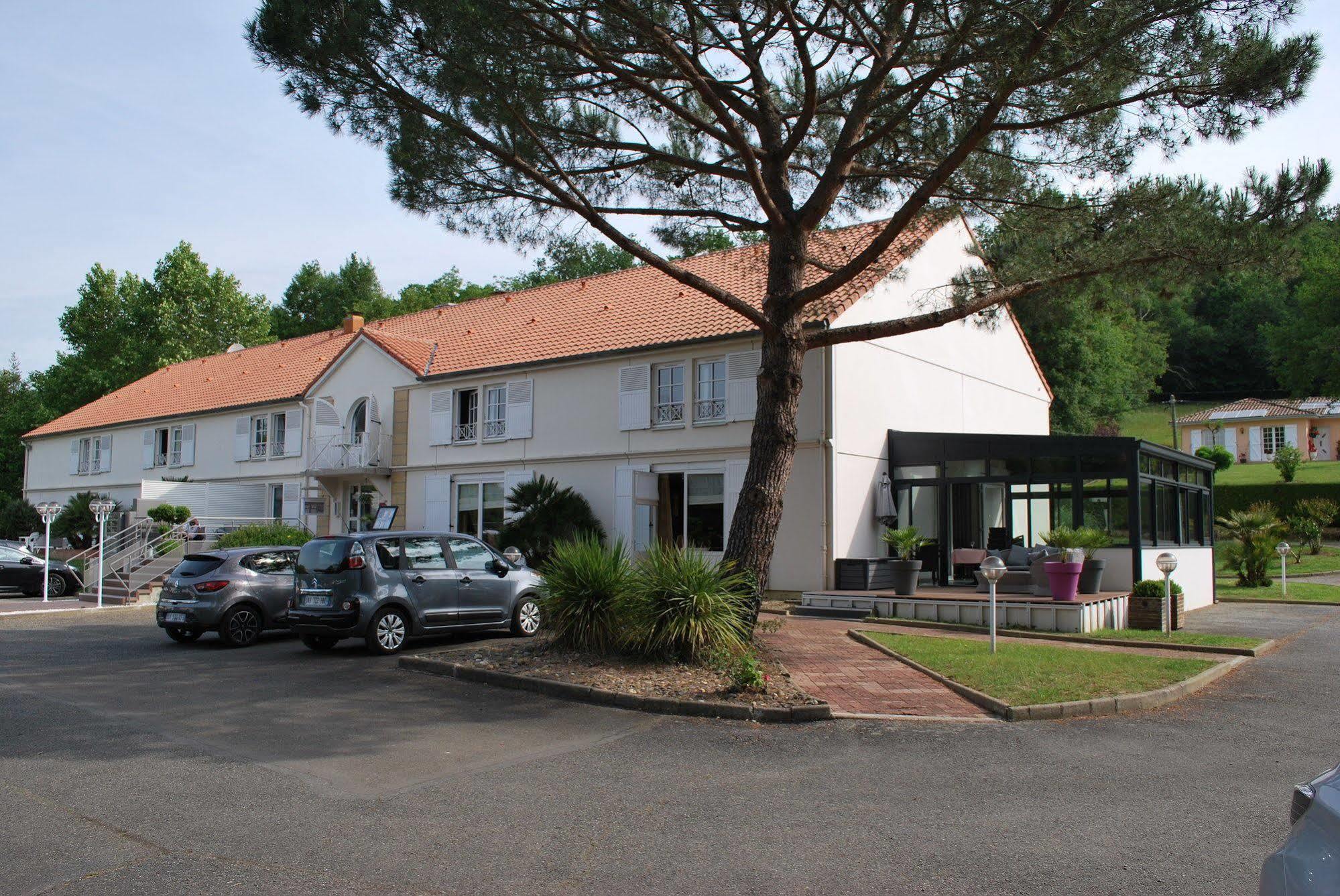 Hotel Le Relais Des Champs 유제니-레-뱅 외부 사진